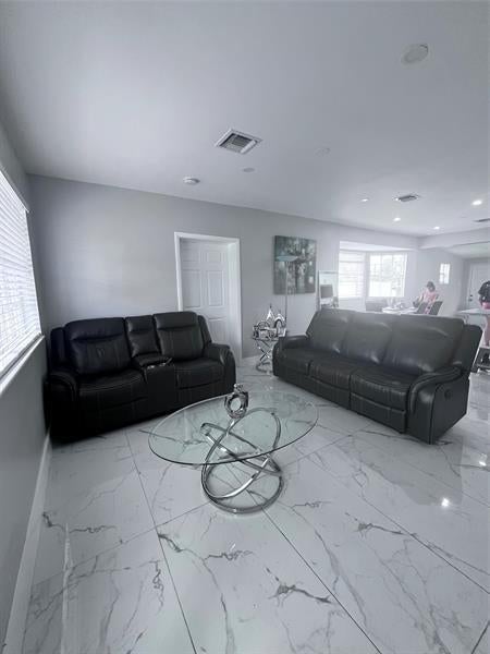5 of 17 - 2503 Wiley St, Hollywood, FL