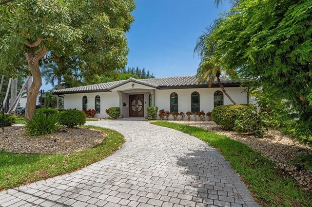 1 of 55 - 5570 Ne 26 Ave, Fort Lauderdale, FL