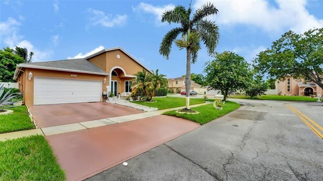 1 of 26 - 9581 Boulder St, Miramar, FL