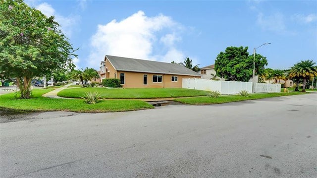 2 of 26 - 9581 Boulder St, Miramar, FL