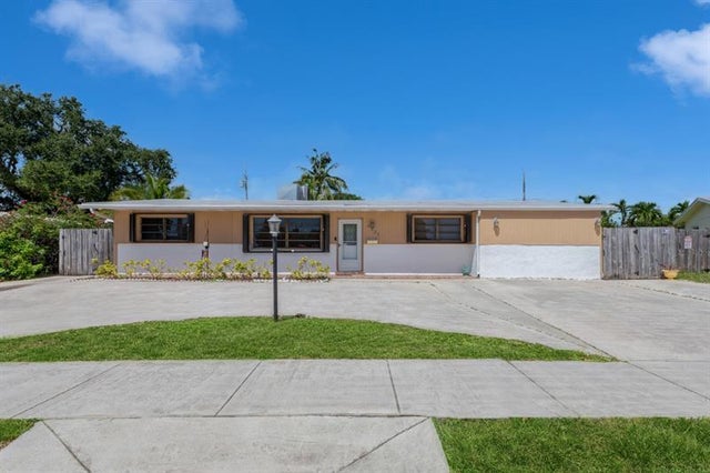 1 of 20 - 4221 Nw 16th Ave, Oakland Park, FL