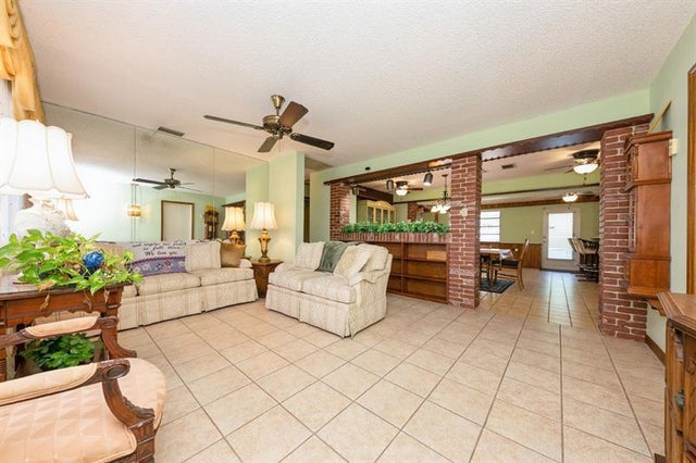 3 of 20 - 4221 Nw 16th Ave, Oakland Park, FL