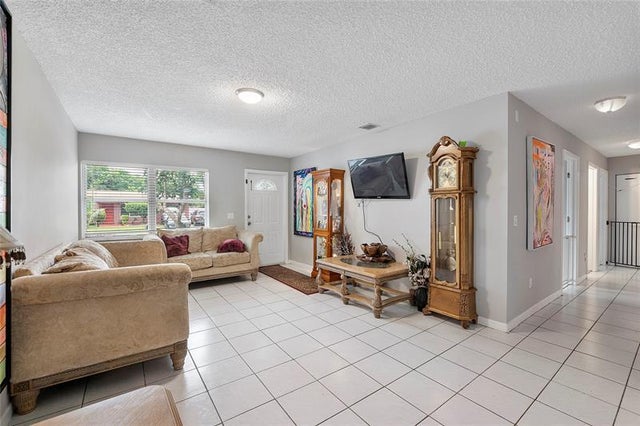 4 of 14 - 11 Ne 18th St, Pompano Beach, FL