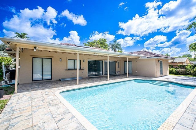 2 of 50 - 11020 Nw 8th Ct, Coral Springs, FL