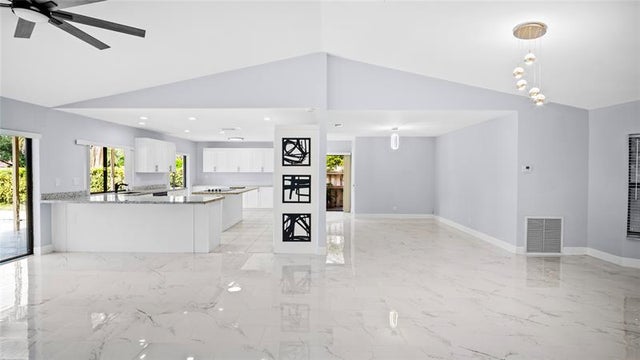 4 of 50 - 11020 Nw 8th Ct, Coral Springs, FL