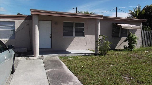 1 of 11 - 3136 N Seacrest Blvd, Boynton Beach, FL