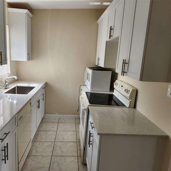 3 of 11 - 3136 N Seacrest Blvd, Boynton Beach, FL