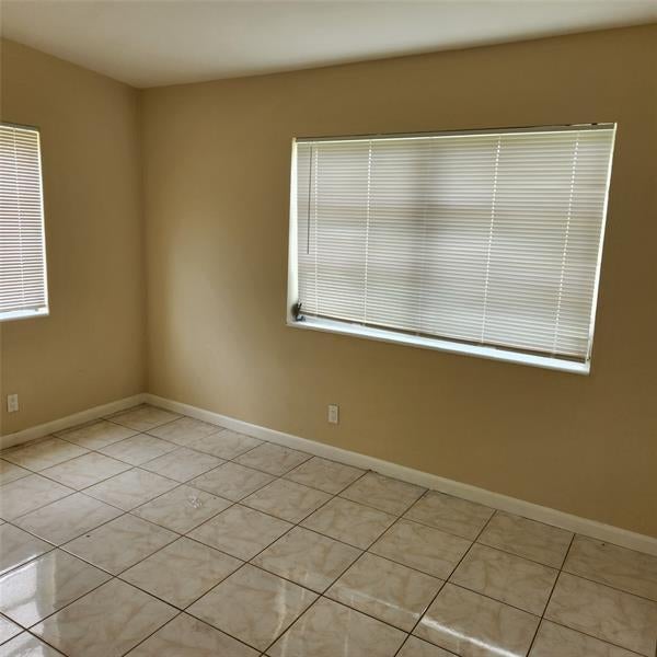 4 of 11 - 3136 N Seacrest Blvd, Boynton Beach, FL
