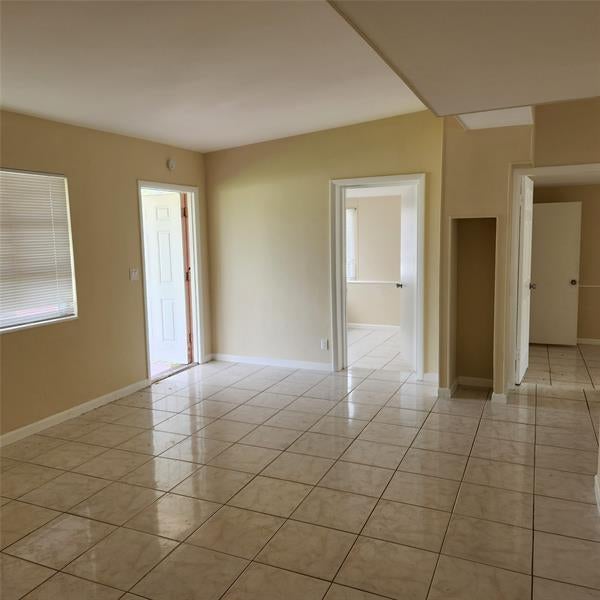 5 of 11 - 3136 N Seacrest Blvd, Boynton Beach, FL