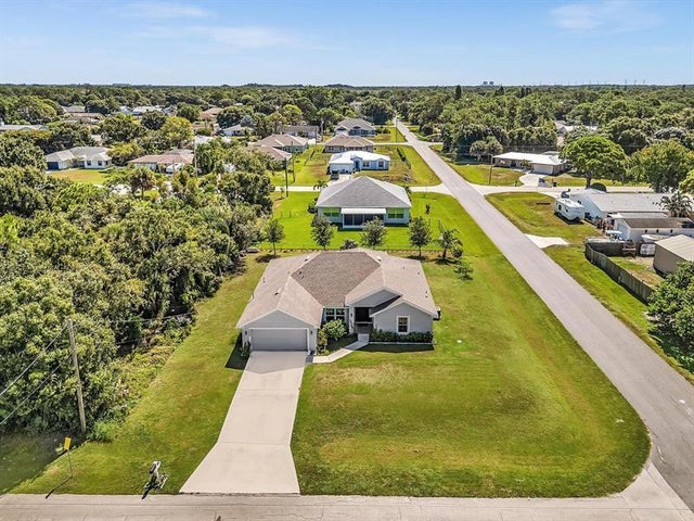 2 of 48 - 5608 Seagrape Dr, Fort Pierce, FL