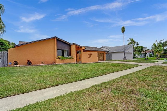 2 of 21 - 3221 Nw 54th Ter, Margate, FL