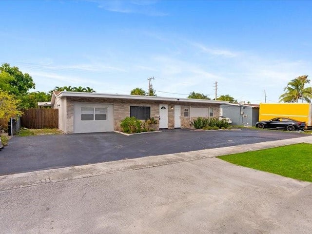 1 of 34 - 311 W Sample Rd, Deerfield Beach, FL