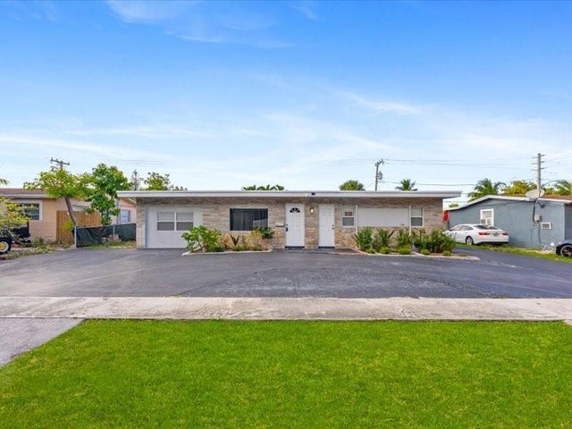 2 of 34 - 311 W Sample Rd, Deerfield Beach, FL
