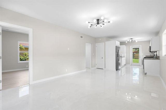 5 of 20 - 1650 Jackson St, Hollywood, FL