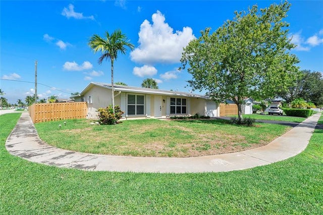 2 of 32 - 3811 Nw 113th Ave, Sunrise, FL