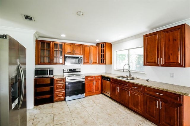 2 of 13 - 2132 Se Shelter Dr, Port St. Lucie, FL