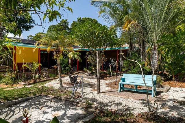 5 of 24 - 2048 Sw 28th Terrace, Fort Lauderdale, FL