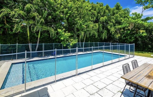 2 of 6 - 555 Ne 52nd St, Miami, FL