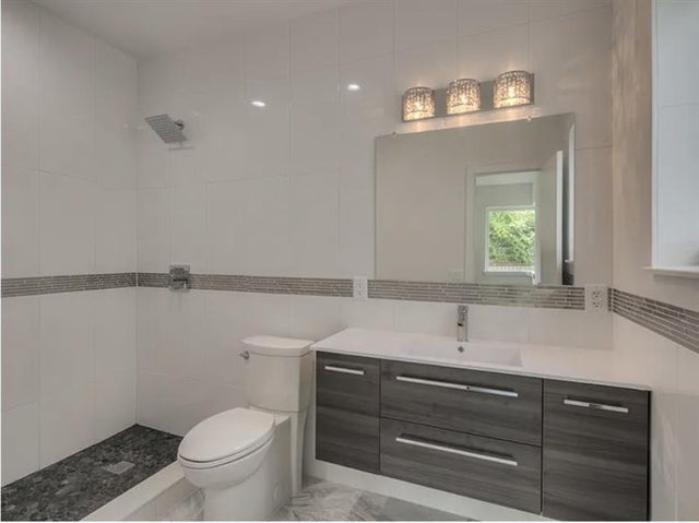 5 of 6 - 555 Ne 52nd St, Miami, FL