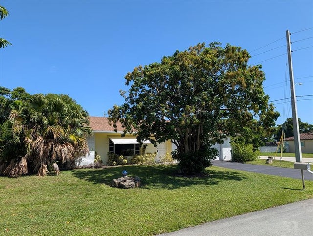 2 of 13 - 6606 Nw 95th Ave, Tamarac, FL