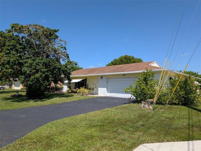 3 of 13 - 6606 Nw 95th Ave, Tamarac, FL