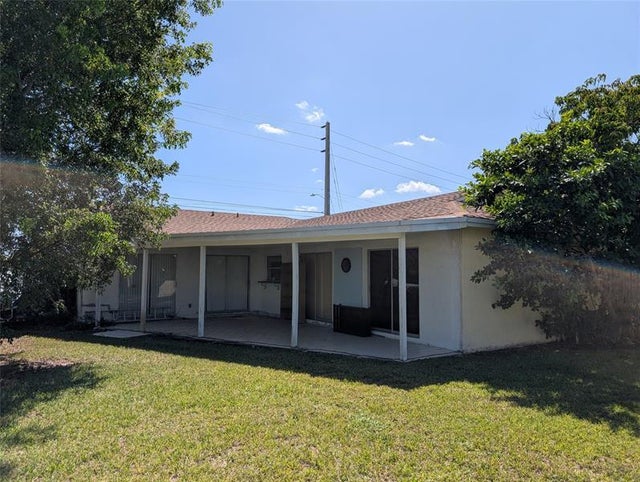 4 of 13 - 6606 Nw 95th Ave, Tamarac, FL