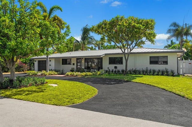 1 of 33 - 3246 Ne 27th Ter, Lighthouse Point, FL