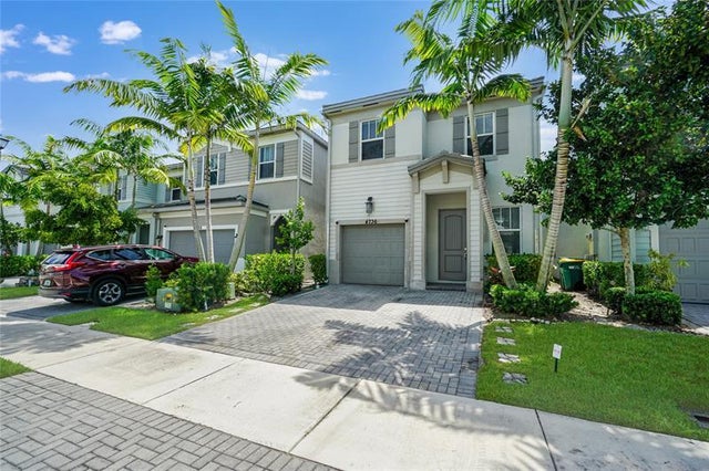 2 of 33 - 4736 Nw 48th Ter, Fort Lauderdale, FL