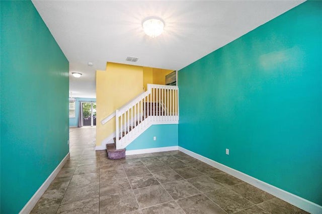 5 of 33 - 4736 Nw 48th Ter, Fort Lauderdale, FL