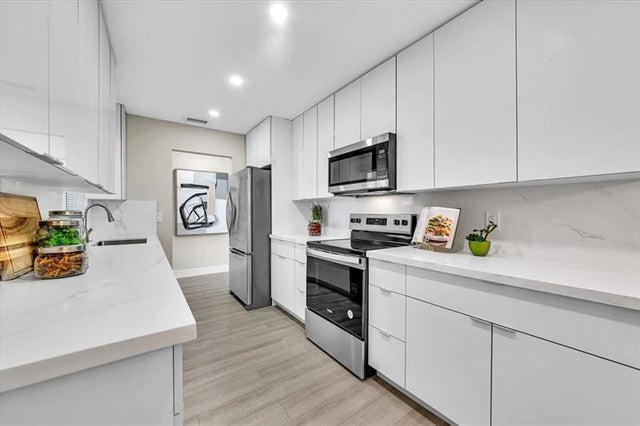 5 of 15 - 1204 Wynnewood Dr, West Palm Beach, FL
