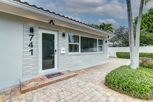 5 of 41 - 741 Ne 16th Ter, Fort Lauderdale, FL