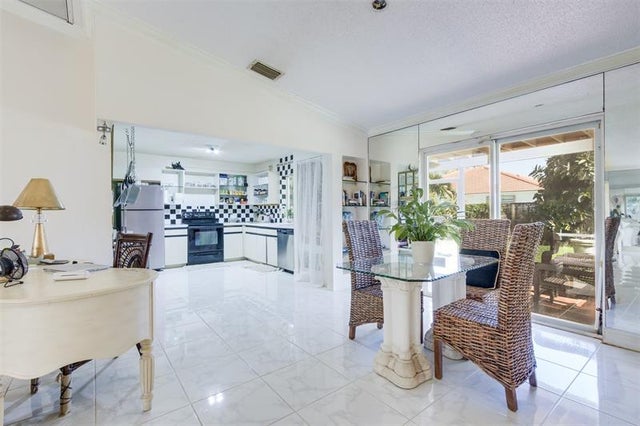 5 of 23 - 16841 Royal Poinciana Dr, Weston, FL