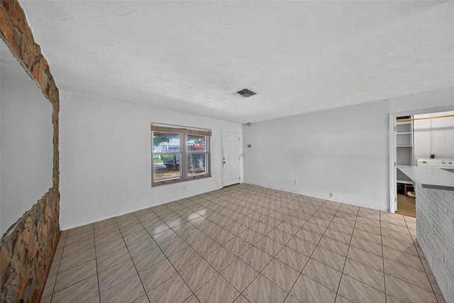 5 of 23 - 4510 Sw 25th Ter, Fort Lauderdale, FL