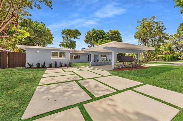 2 of 74 - 2117 Coral Gardens Dr, Wilton Manors, FL