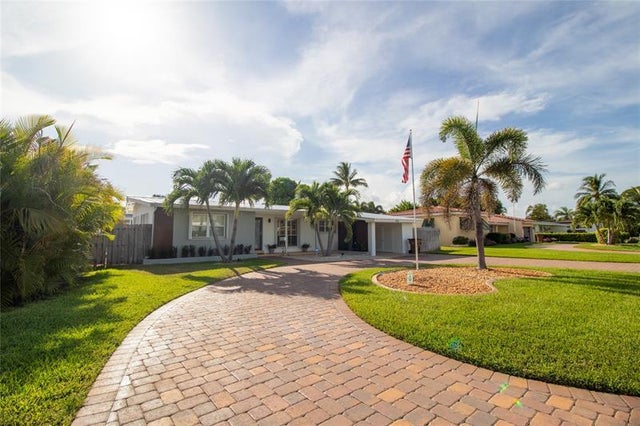 1 of 53 - 925 Se 14th Avenue, Deerfield Beach, FL