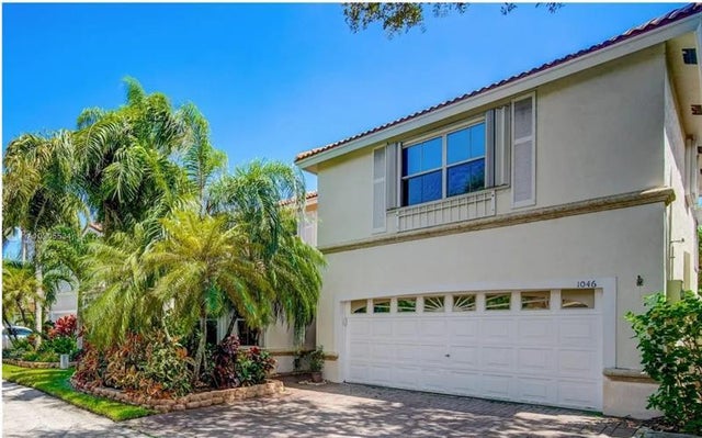 1 of 23 - 1046 Satinleaf St, Hollywood, FL