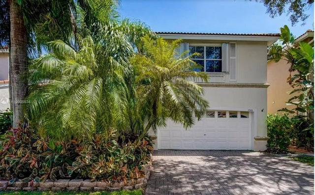 2 of 23 - 1046 Satinleaf St, Hollywood, FL