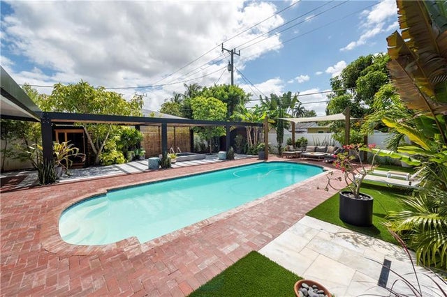 1 of 34 - 1521 Ne 3rd Ave, Fort Lauderdale, FL