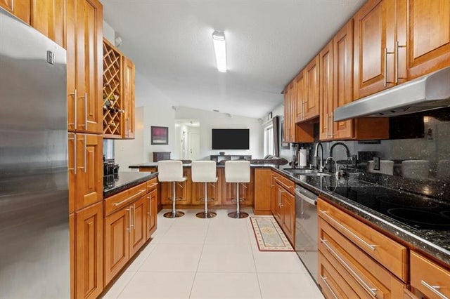 3 of 24 - 19835 Nw 64th Pl, Hialeah, FL