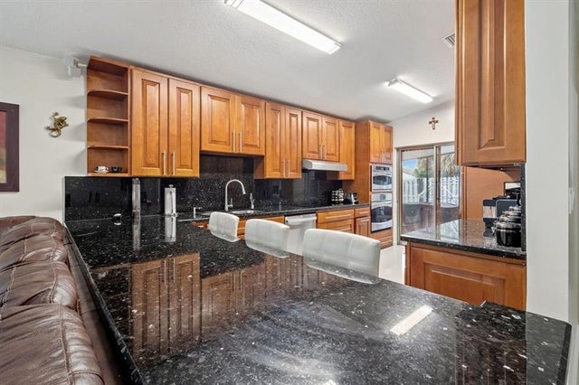 4 of 24 - 19835 Nw 64th Pl, Hialeah, FL