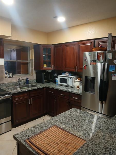 4 of 6 - 1410 Sw 6th Ave, Deerfield Beach, FL