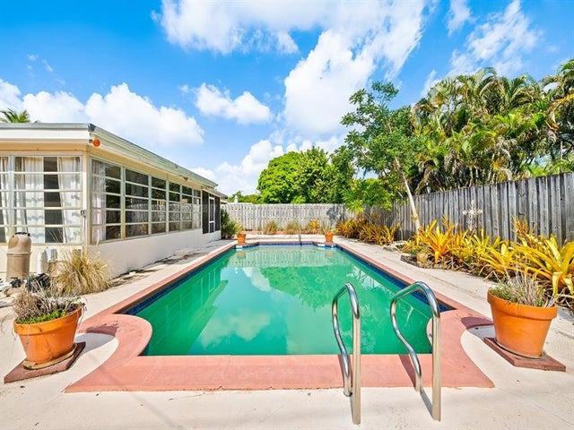 3 of 21 - 2341 Sw 15th St, Fort Lauderdale, FL