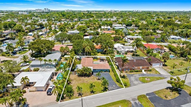 2 of 20 - 261 Sw 18th Ct, Pompano Beach, FL