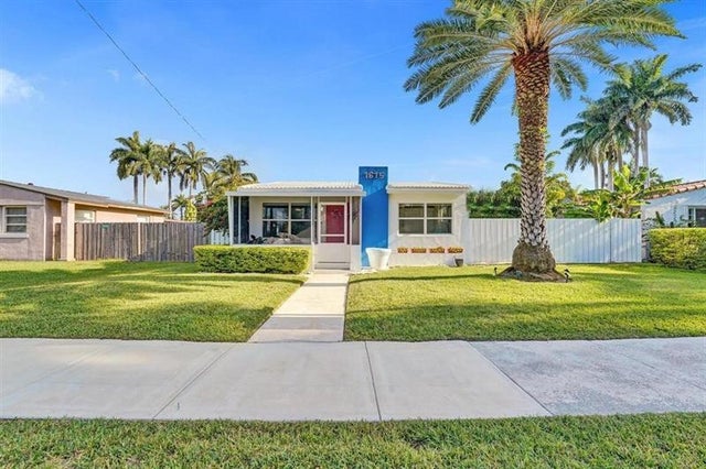 2 of 48 - 1615 Mayo St, Hollywood, FL