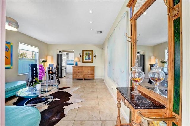 4 of 48 - 1615 Mayo St, Hollywood, FL