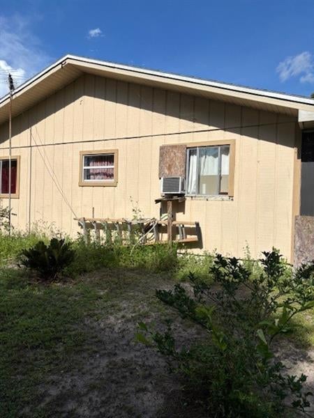 1 of 9 - 2402 E 9th St, Lehigh Acres, FL