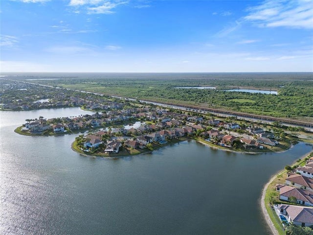 3 of 28 - 9811 Lakeview Ln, Parkland, FL