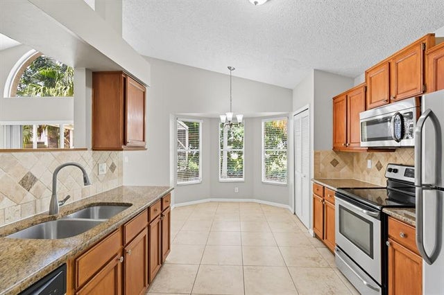 5 of 36 - 12703 White Coral Dr, Wellington, FL