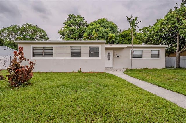 1 of 41 - 19710 Nw 11th Ct, Miami, FL