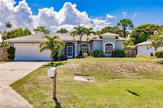 1 of 31 - 5407 Seagrape Dr, Fort Pierce, FL
